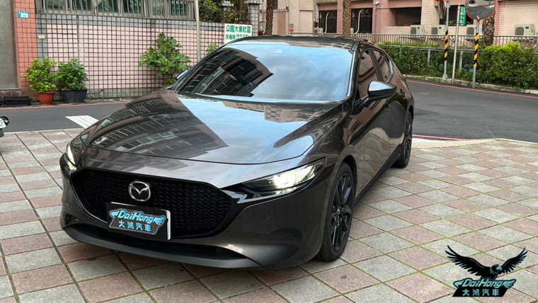 2021 MAZDA 3 5D 旗艦 鋼鐵灰 新車保固中