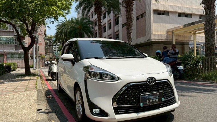 2022 TOYOTA SIENTA 頂級雙電滑門 1.8