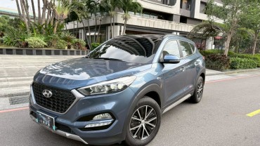 2017 現代 TUCSON 1.6 藍 跑4.4W 尊貴