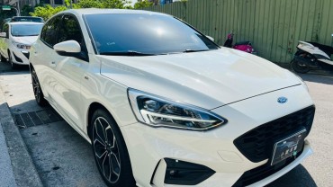 2019 FORD FOCUS ST-LINE 1.5渦輪