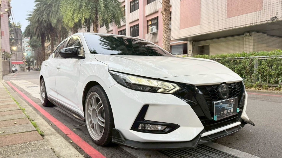 2021 SENTRA 尊爵版 改燻黑龍磷尾燈