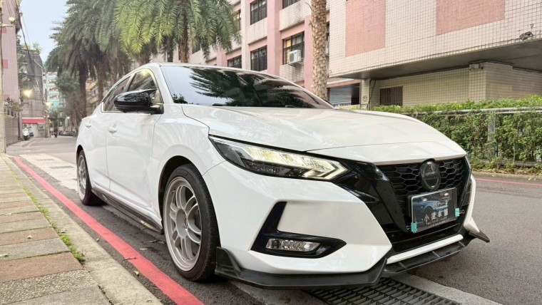2021 SENTRA 尊爵版 改燻黑龍磷尾燈
