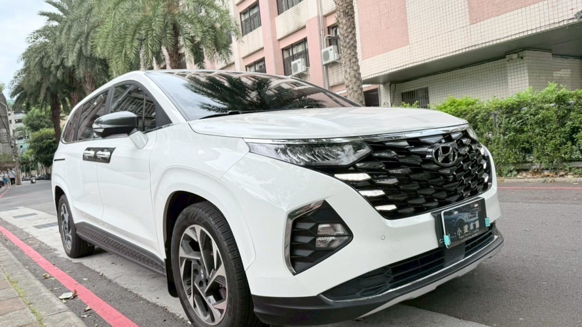 2025 現代 CUSTIN GLT-B 里程僅8000 買了還有新車保固