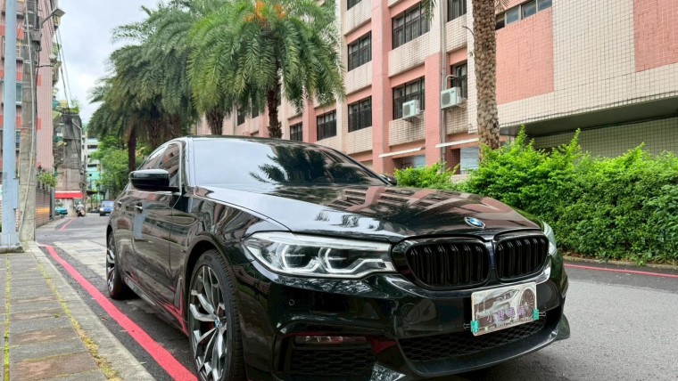 2019 BMW 5-Series Sedan 530i M SPORT