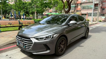 2018 HYUNDAI Elantra 豪華型