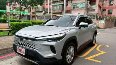 2025 toyota corolla cross 1.8 hybrid 尊爵