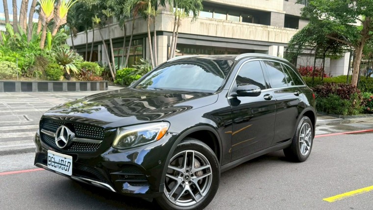 2017 Benz GLC300 AMG