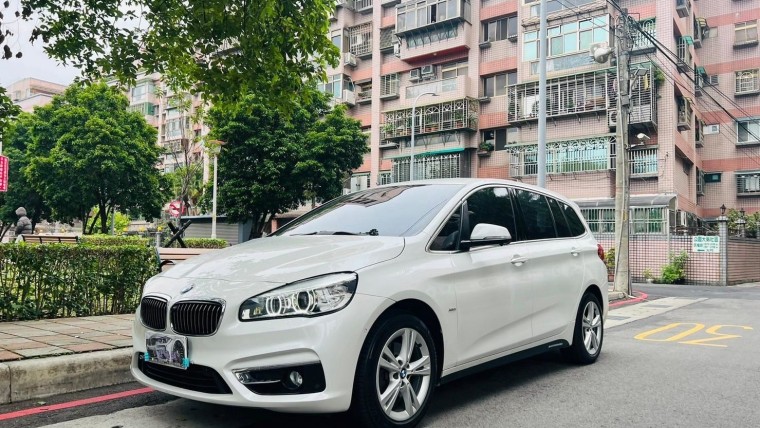 2014 BMW 218D 2.0 認證車 原鈑件